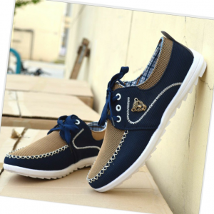 Men's casual shoe. 